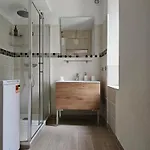 Chateau De La Court D'aron Bed & Breakfast 3*