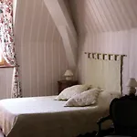Chateau De La Court D'aron 3*