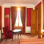 Chateau De La Court D'aron 3*