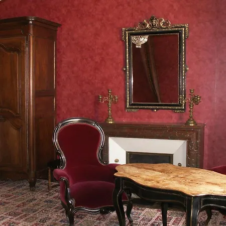 Chateau De La Court D'aron 3*