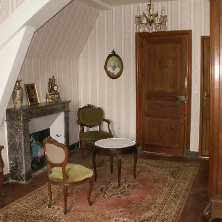 Bed & Breakfast Chateau De La Court D'aron 3*