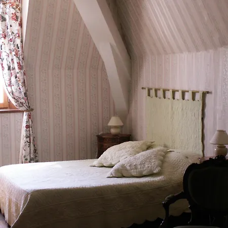 Chateau De La Court D'aron 3*