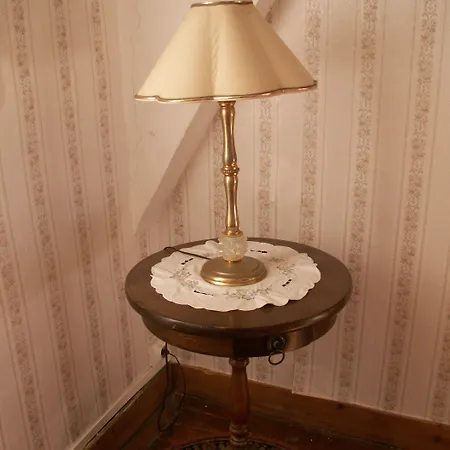 Chateau De La Court D'aron Bed & Breakfast