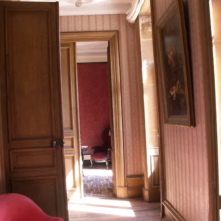 Chateau De La Court D'aron Bed & Breakfast 3*