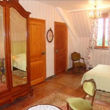 Chateau De La Court D'aron Bed & Breakfast Saint-Cyr-en-Talmondais
