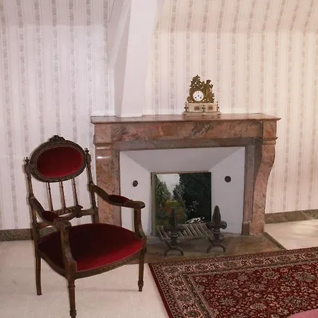 Chateau De La Court D'aron Panzió 3*