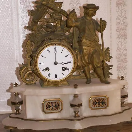 Chateau De La Court D'aron Saint-Cyr-en-Talmondais