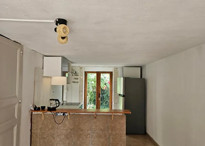 Château De La Court D'aron Saint-Cyr-en-Talmondais