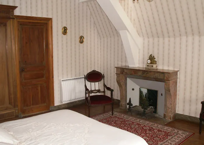 Château De La Court D'aron 3*