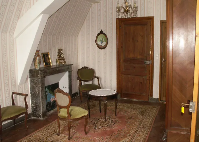 Couette-café Château De La Court D'aron 3*