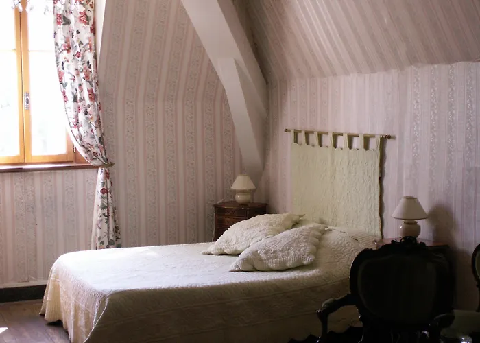 Château De La Court D'aron 3*