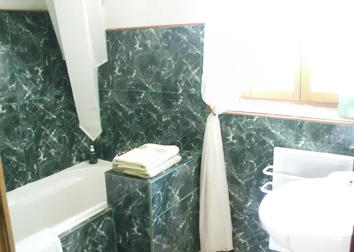 Château De La Court D'aron 3*