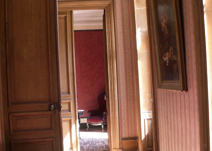 Château De La Court D'aron Couette-café 3*