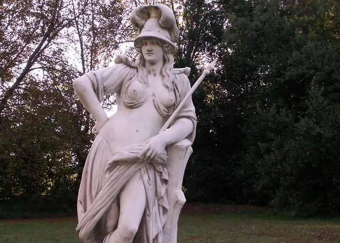 Château De La Court D'aron 3*