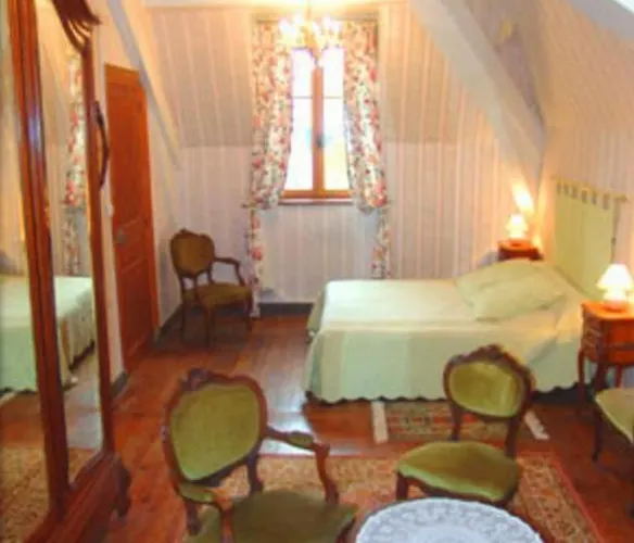 Château De La Court D'aron Saint-Cyr-en-Talmondais